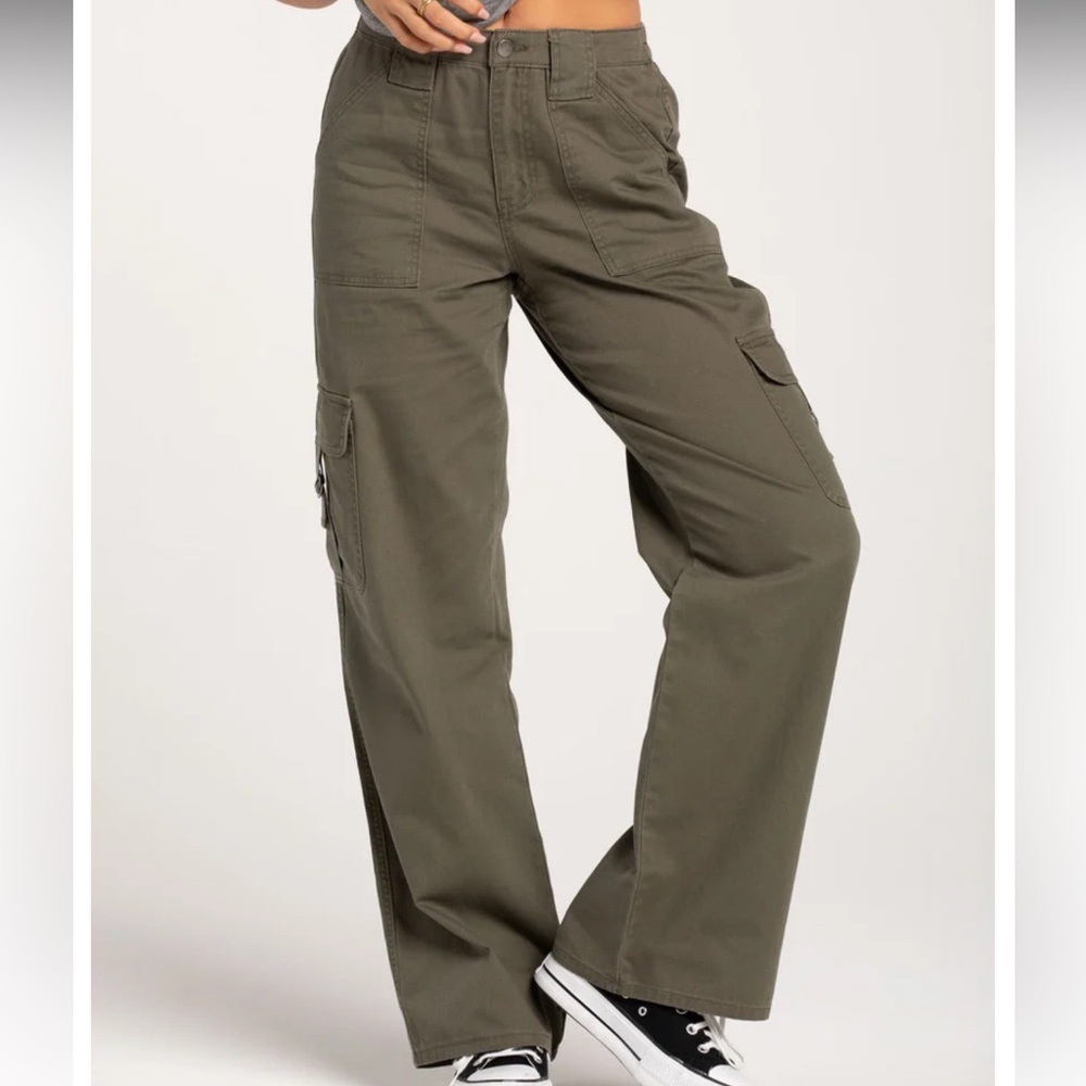 ✨ RSQ (Tilly’s) Womens Mid Rise Cargo Tape Pocket Twill Pants - NWT✨